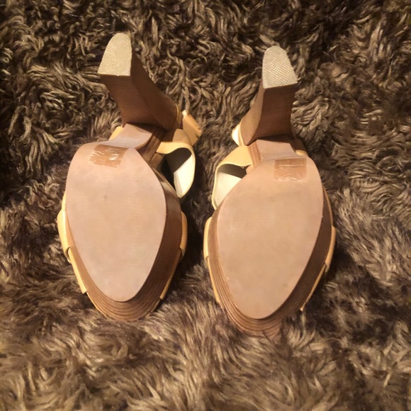 Women’s Cute Chunky Heel Sandal - Picture 5 of 8